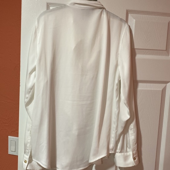 Donna Karan New York off white long sleeve blouse.  Mint condition - Picture 5 of 7